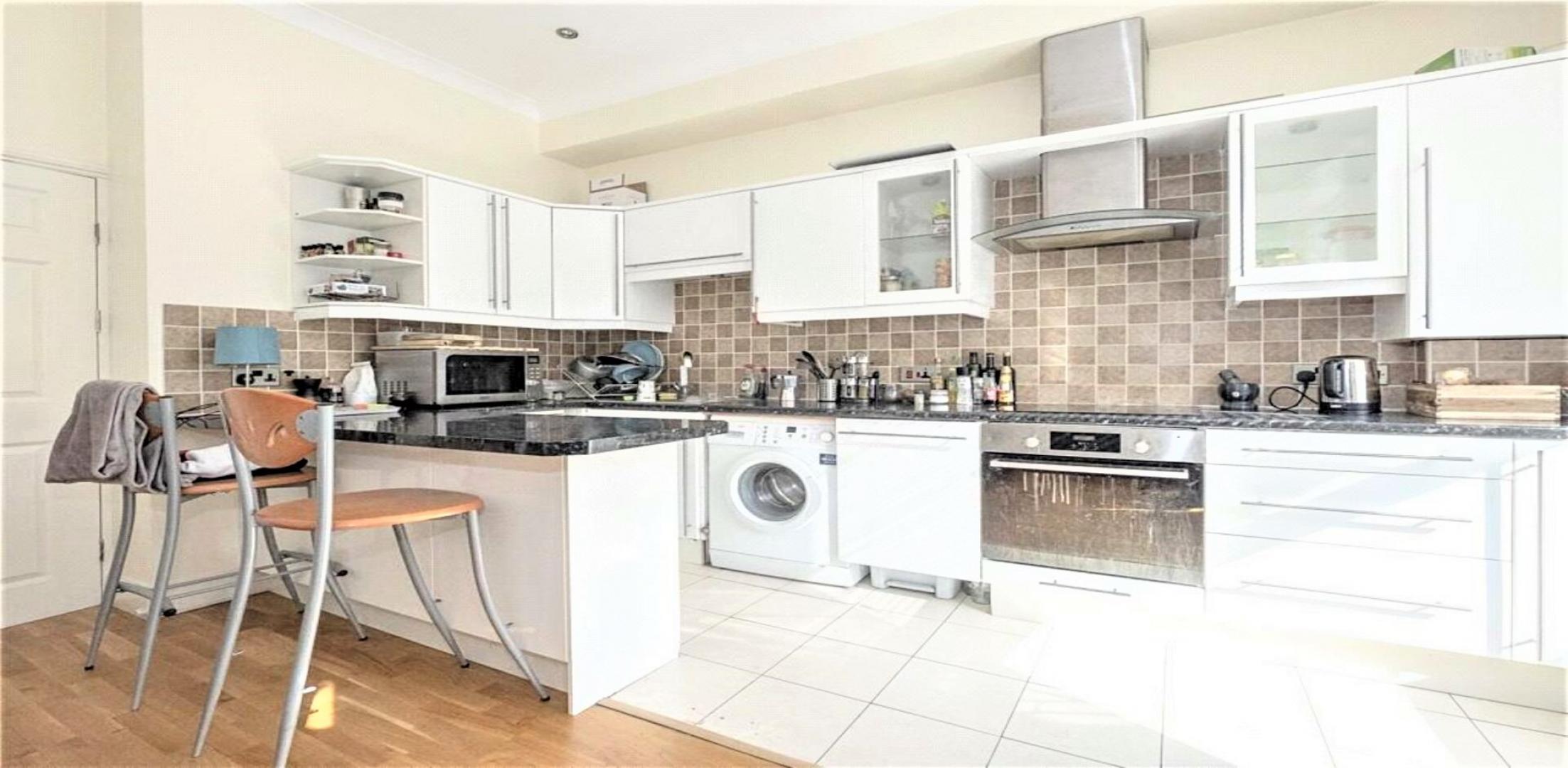 Modern and Central Apartment Malvern Road, Queens Park