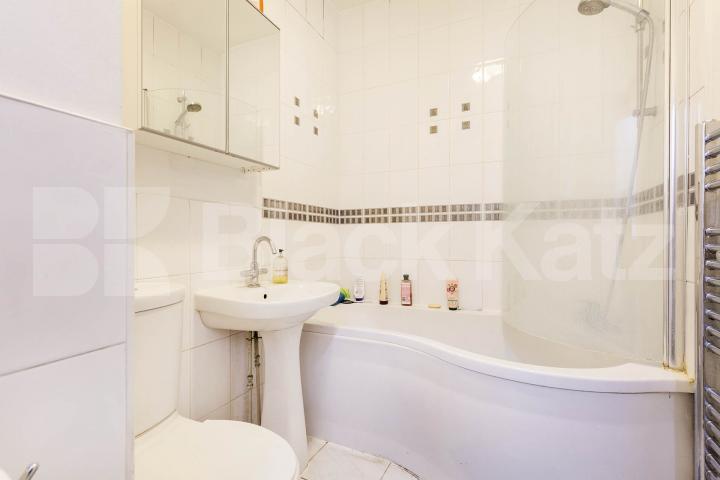 Superb 4 bedroom 2 bathroom split level apartment in Baker Street  Nottingham Place, Baker Street / Marylebone 