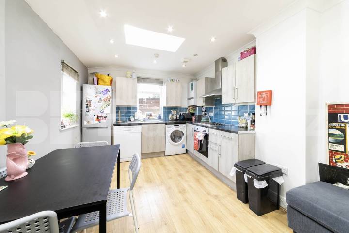 Available from September, this modern three-bedroom, three-bathroom furnished split-level apartment offers spacious and contemporary living in the heart of Pinner.The property features a bright and airy open-plan reception room with a modern fitted k Love Lane, Pinner, HA5,  Pinner
