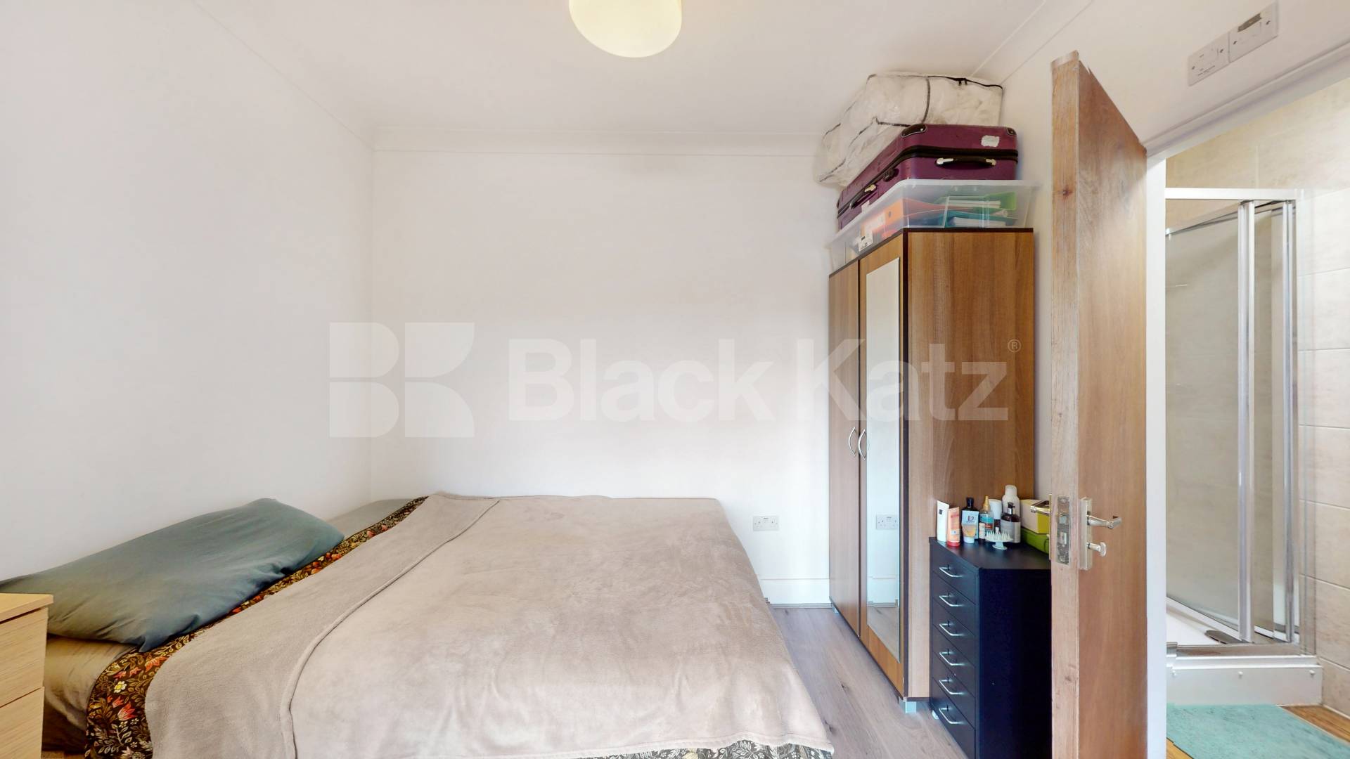 			1 Bedroom, 1 bath, 1 reception 			 Burnley Road, London, NW10,  London