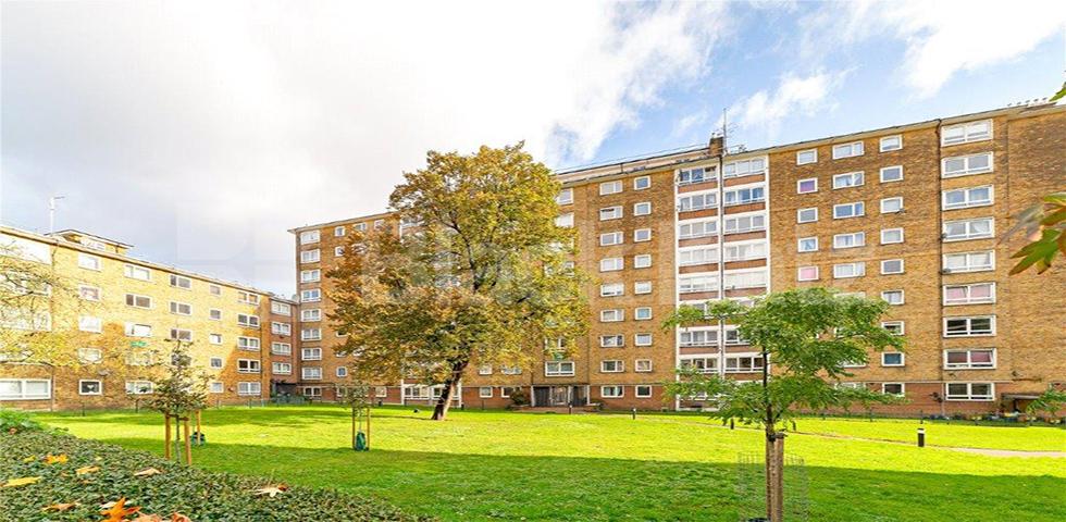 			NEWLY REFURBISHED!, 2 Bedroom, 1 bath, 1 reception Flat			 Arlington Road, CAMDEN