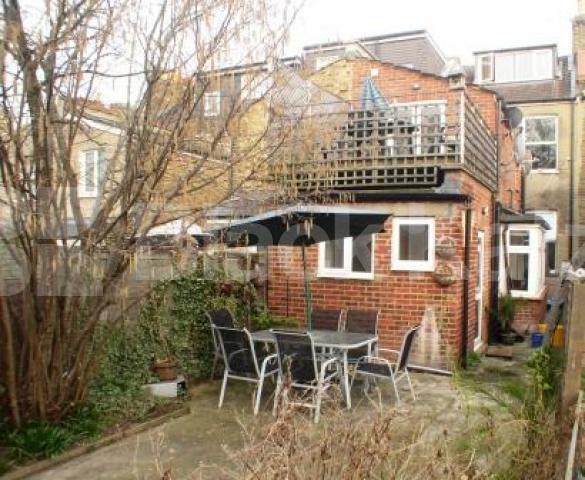 			NEW INSTRUCTION!, 2 Bedroom, 1 bath, 1 reception Flat			 Park Ridings, HORNSEY