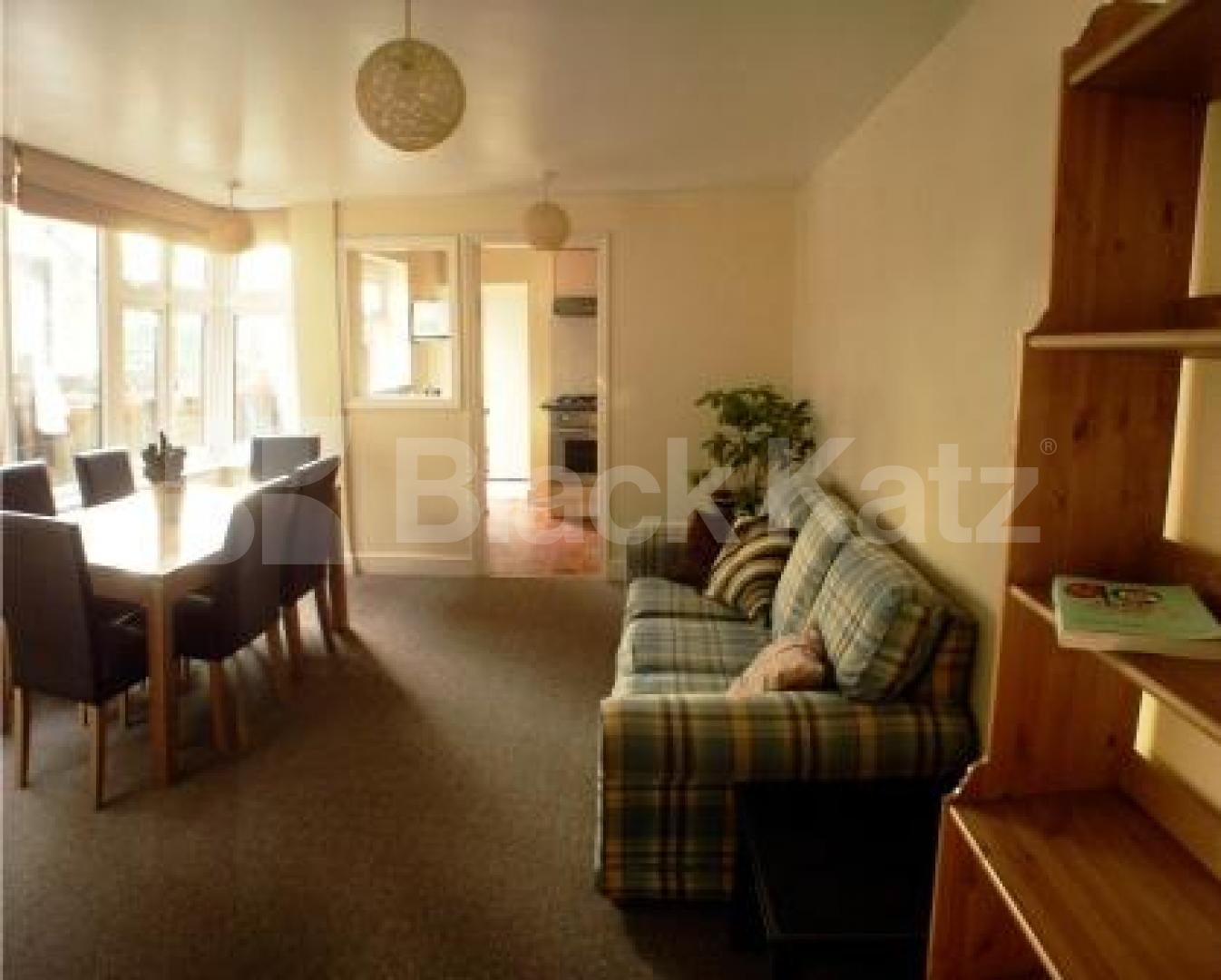 			NEW INSTRUCTION!, 2 Bedroom, 1 bath, 1 reception Flat			 Park Ridings, HORNSEY