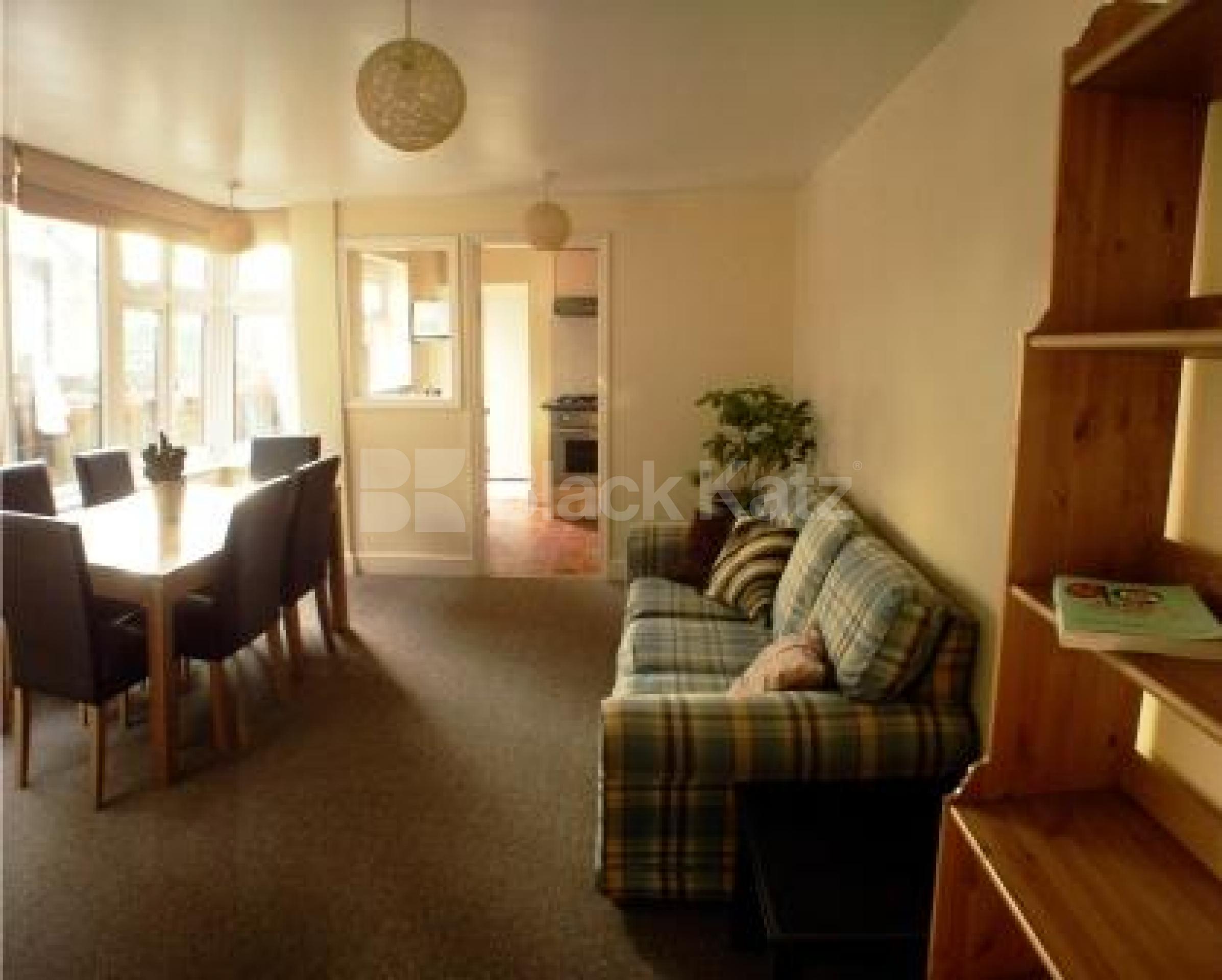 			NEW INSTRUCTION!, 2 Bedroom, 1 bath, 1 reception Flat			 Park Ridings, HORNSEY N8