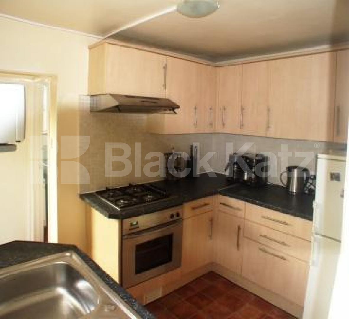 			NEW INSTRUCTION!, 2 Bedroom, 1 bath, 1 reception Flat			 Park Ridings, HORNSEY