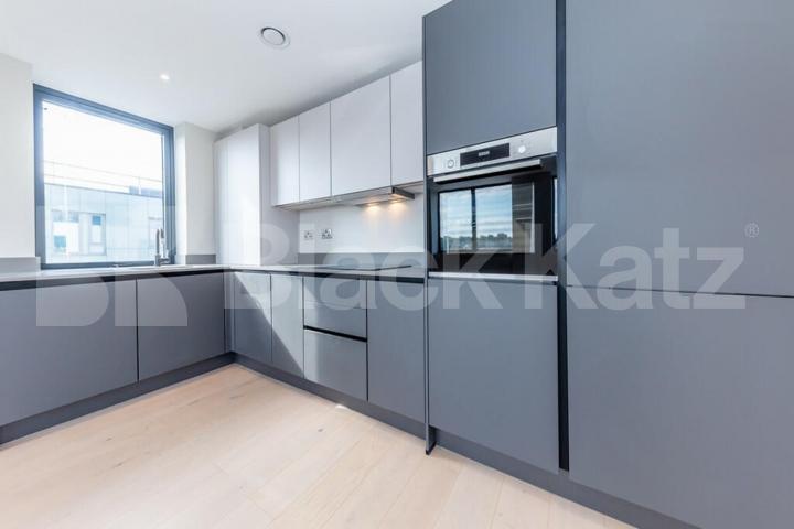 			2 Bedroom, 2 bath, 1 reception Apartment			 Tottenham Lane, Crouch End