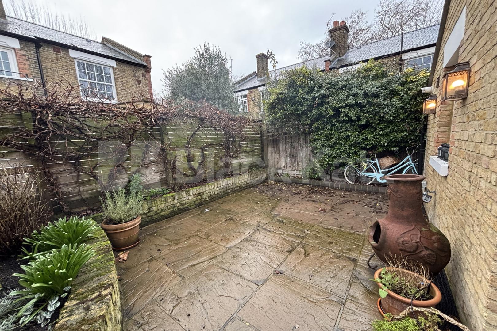 Stylish & contemporary maisonette flooded with natural light  Freedom Street, Battersea 