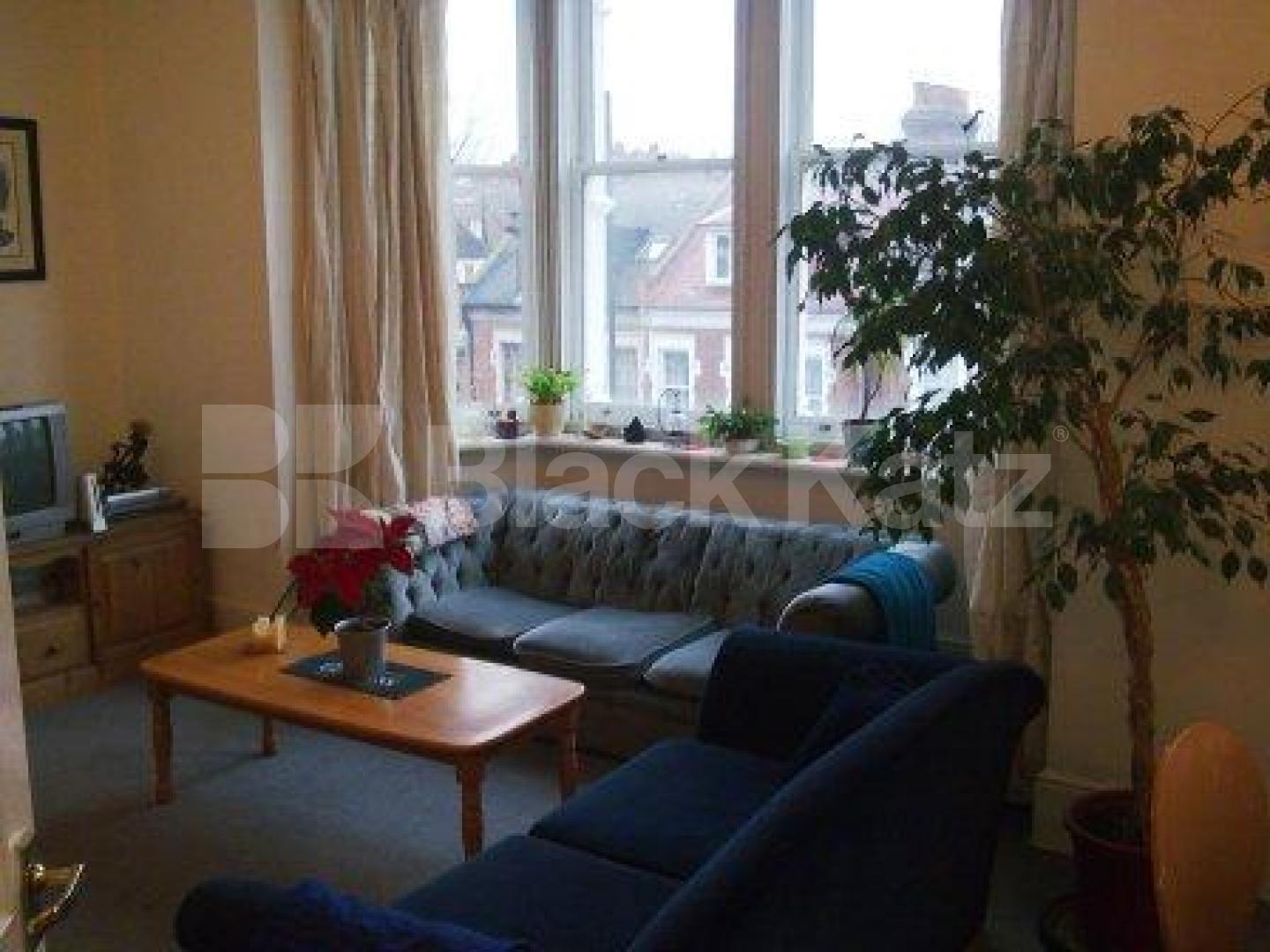 			2 Bedroom, 1 bath, 1 reception Flat			 Archway Road, HIGHGATE
