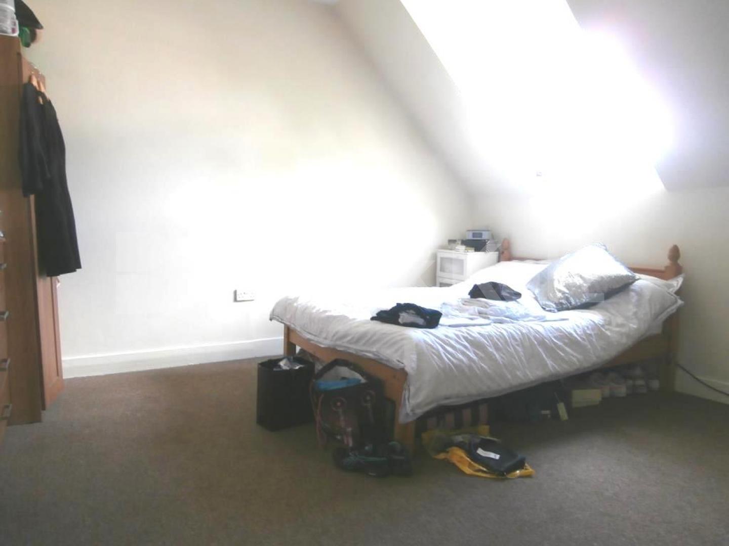 			NEW INSTRUCTION!, 3 Bedroom, 1 bath, 1 reception Flat			 Mountview Road, STROUD GREEN / CROUCH END