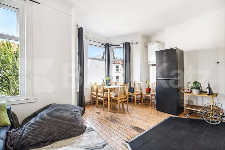Spacious three double bedroom property split over two floors Wightman Road, Harringay