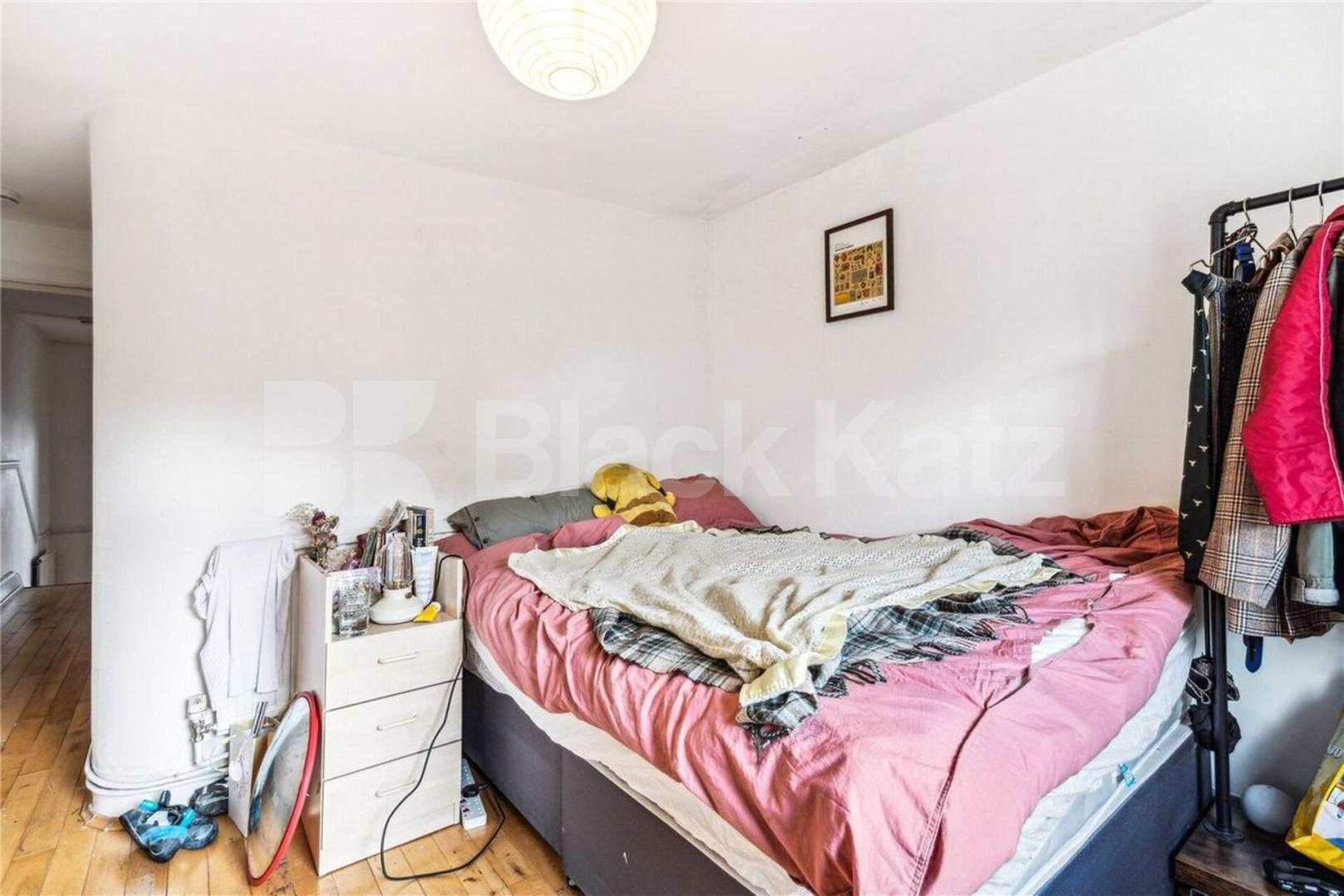 Spacious three double bedroom property split over two floors Wightman Road, Harringay