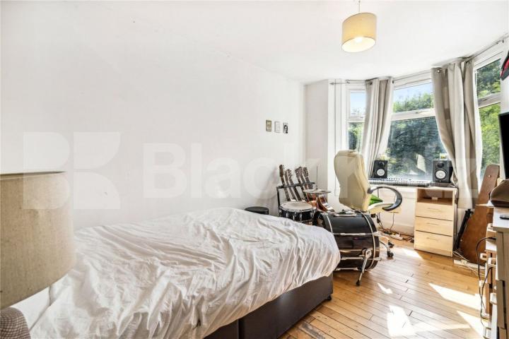 Spacious three double bedroom property split over two floors Wightman Road, Harringay