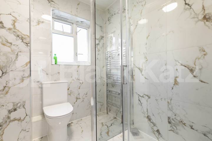 A generously sized one-bedroom apartment to rent on Wotton Road, NW2 Wotton Road, London, NW2,  London