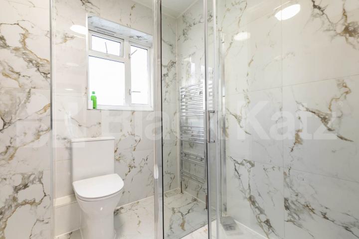 A generously sized one-bedroom apartment to rent on Wotton Road, NW2 Wotton Road, London, NW2,  London