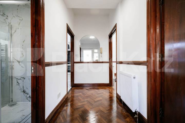 A generously sized one-bedroom apartment to rent on Wotton Road, NW2 Wotton Road, London, NW2,  London