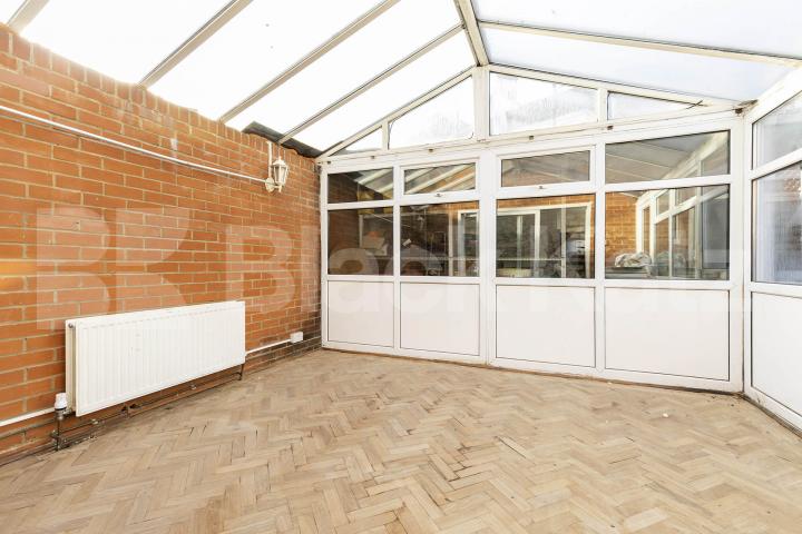 A generously sized one-bedroom apartment to rent on Wotton Road, NW2 Wotton Road, London, NW2,  London