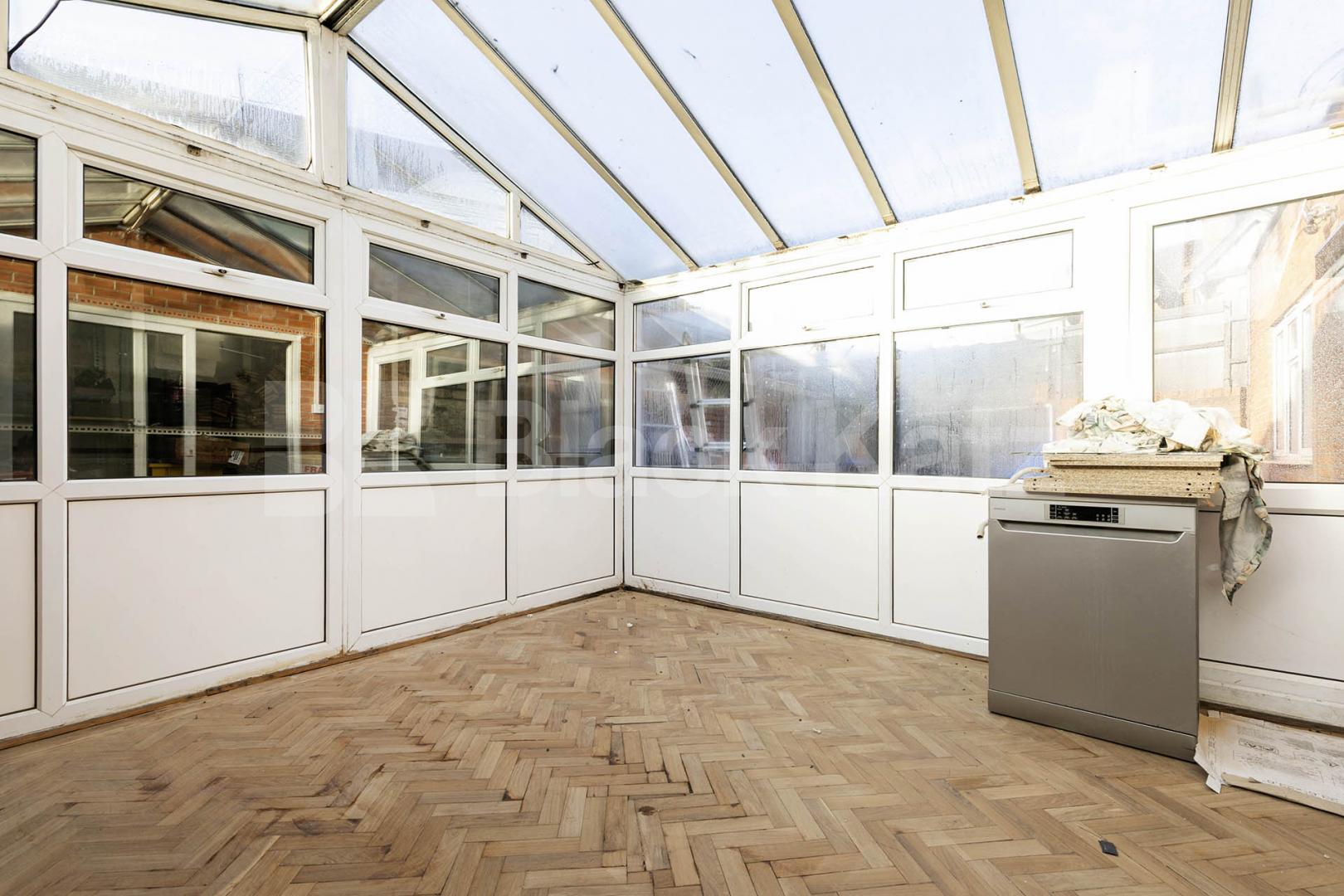 A generously sized one-bedroom apartment to rent on Wotton Road, NW2 Wotton Road, London, NW2,  London