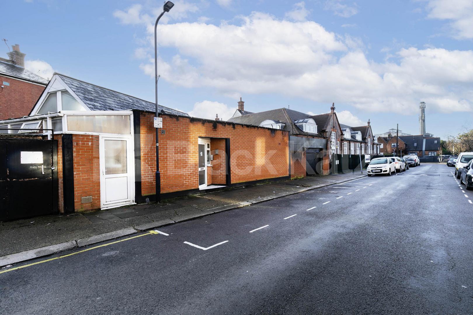 A generously sized one-bedroom apartment to rent on Wotton Road, NW2 Wotton Road, London, NW2,  London