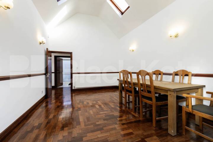 A generously sized one-bedroom apartment to rent on Wotton Road, NW2 Wotton Road, London, NW2,  London