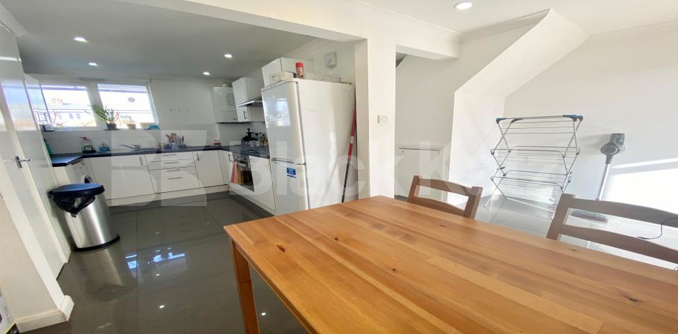 Generous spilt level Mid- Century apartment  Coopers Road, Bermondsey