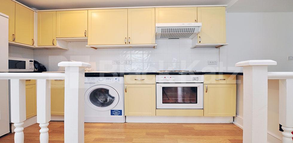 			MINS TO REGENTS PARK!, 1 Bedroom, 1 bath, 1 reception Flat			 Devonshire Place, MARYLEBONE