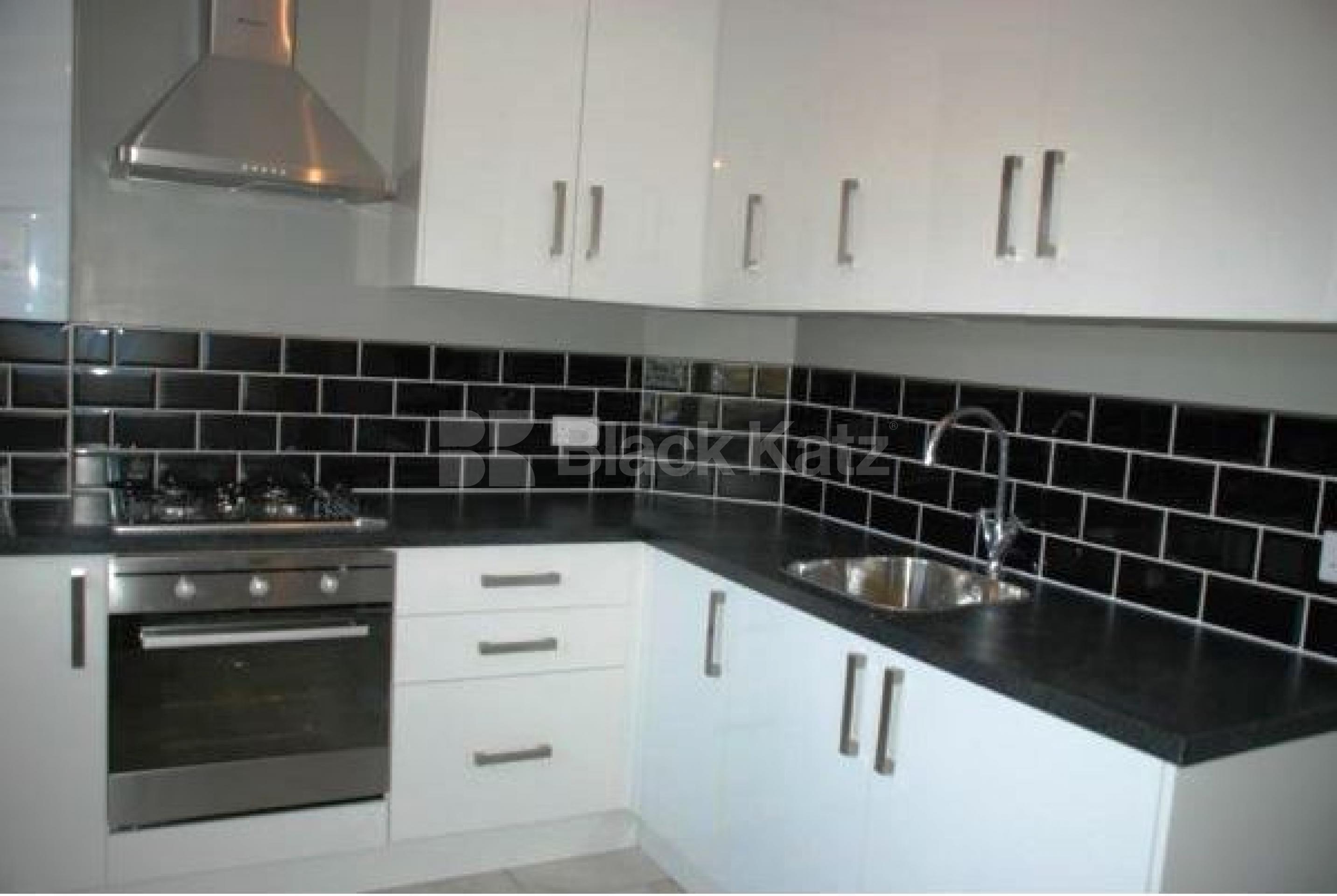 			SPACIOUS 1 BED WITH LARGE KITCHEN DINER!, 1 Bedroom, 1 bath, 1 reception Flat			 Hilldrop Crescent, TUFNELL PARK N7