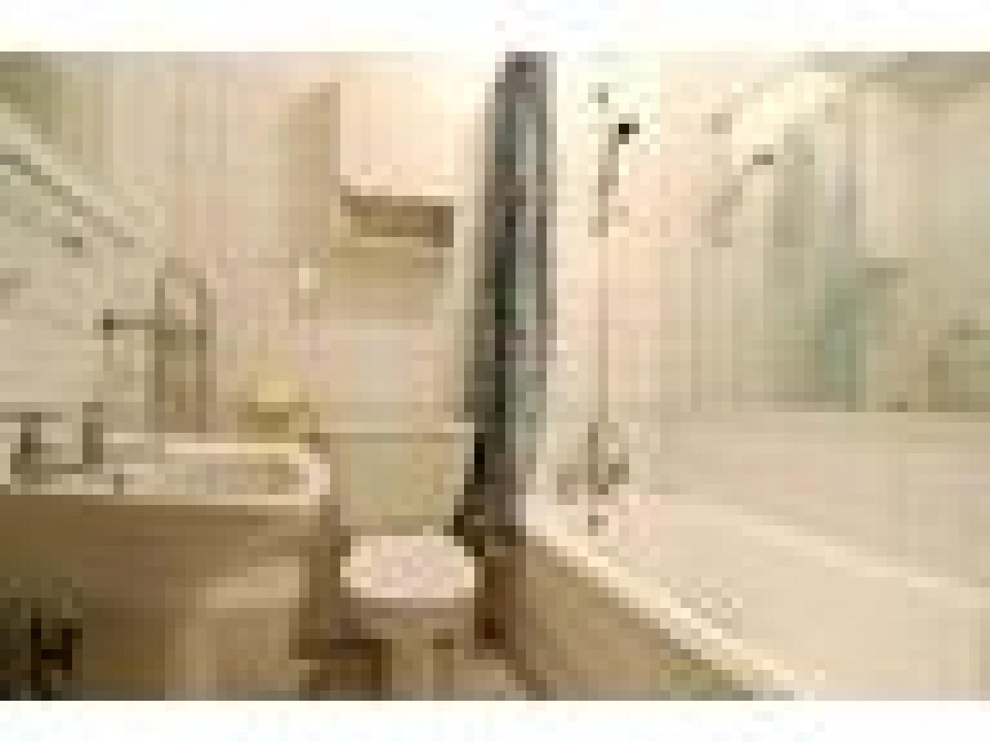 			Studio Apartment, 1 bath, 1 reception Studio			 Kensington Park Road, NOTTINGHILL