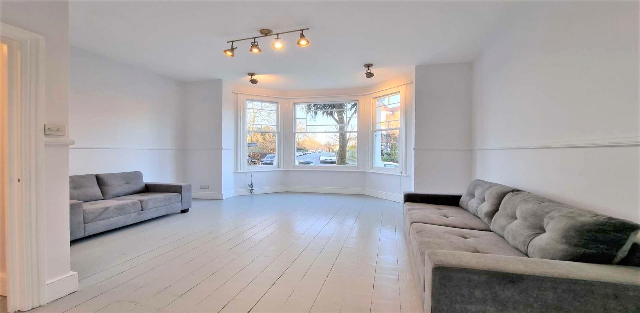 			3 Bedroom, 1 bath, 1 reception Flat			 Harvist Road, QUEENS PARK