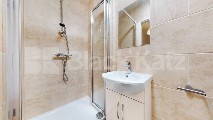 Virtually Staged-A spacious one bedroom apartment a short walk from Dollis Hill Tube (JUBILEE LINE) Burnley Road, Dollis Hill, NW10 (Inclusive of Gas and water),  London