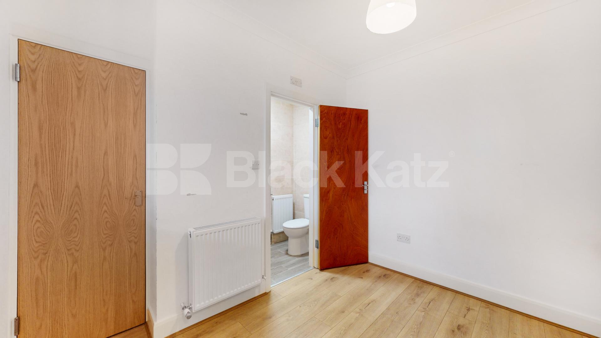 Virtually Staged-A spacious one bedroom apartment a short walk from Dollis Hill Tube (JUBILEE LINE) Burnley Road, Dollis Hill, NW10 (Inclusive of Gas and water),  London