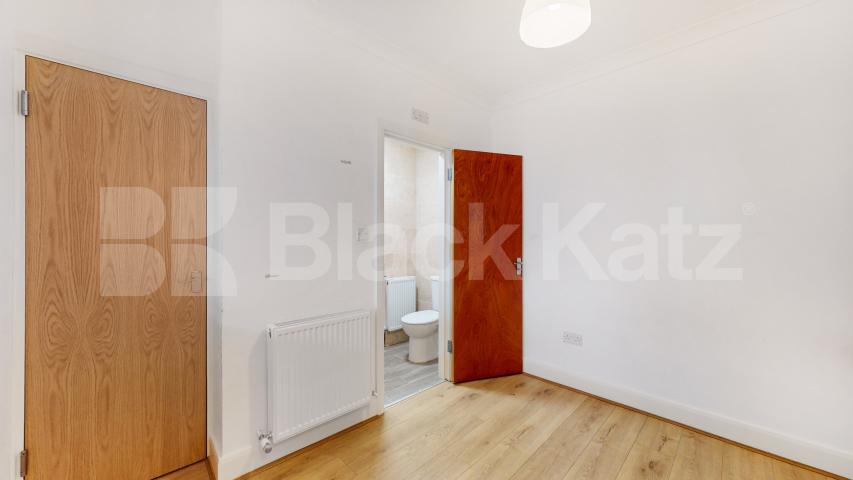 Virtually Staged-A spacious one bedroom apartment a short walk from Dollis Hill Tube (JUBILEE LINE) Burnley Road, Dollis Hill, NW10 (Inclusive of Gas and water),  London