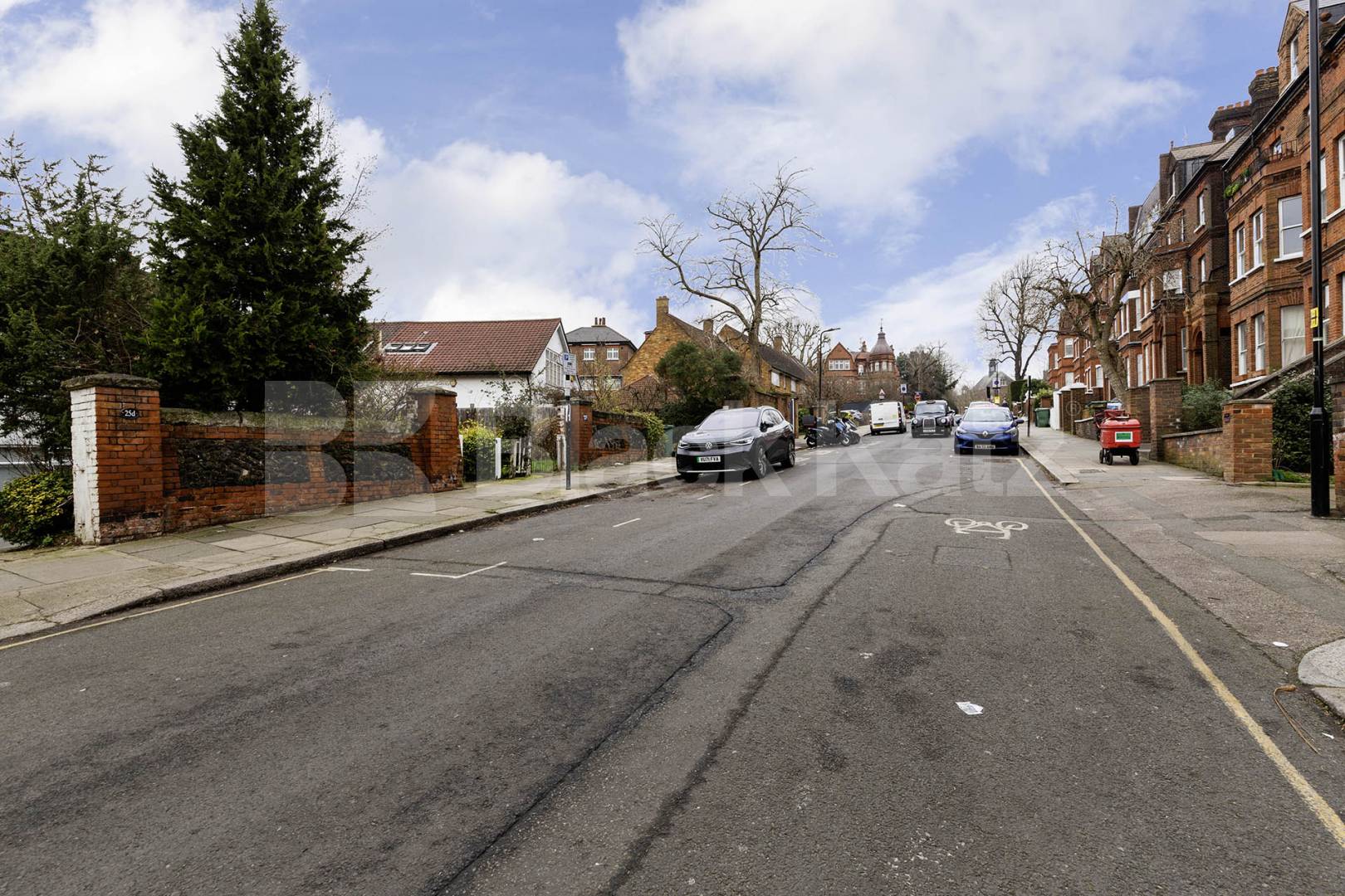 			4 Bedroom, 3 bath, 1 reception 			 Frognal,  London  NW3