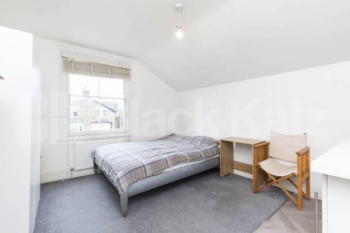 A well-presented studio flat available now on Sellons Avenue in Harlesden Sellons Avenue, London, NW10,  London