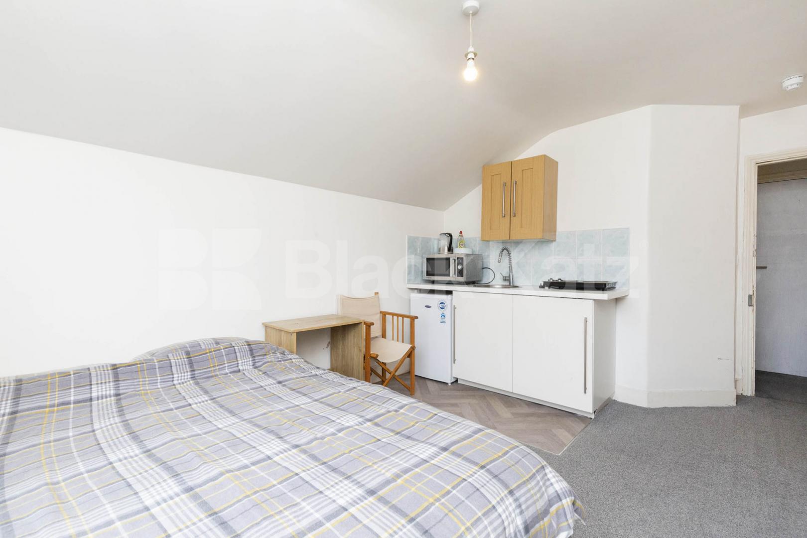 A well-presented studio flat available now on Sellons Avenue in Harlesden Sellons Avenue, London, NW10,  London