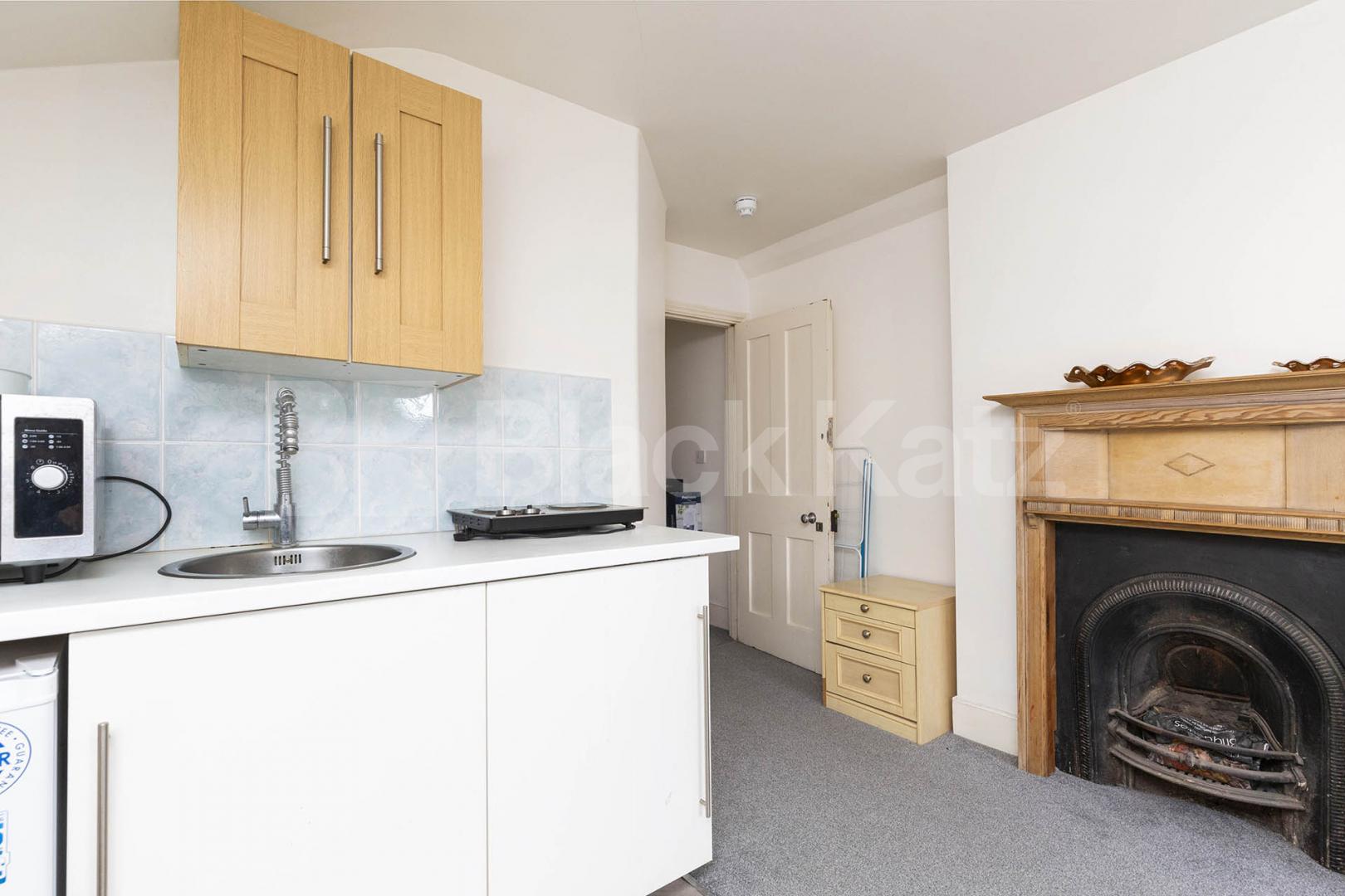 A well-presented studio flat available now on Sellons Avenue in Harlesden Sellons Avenue, London, NW10,  London