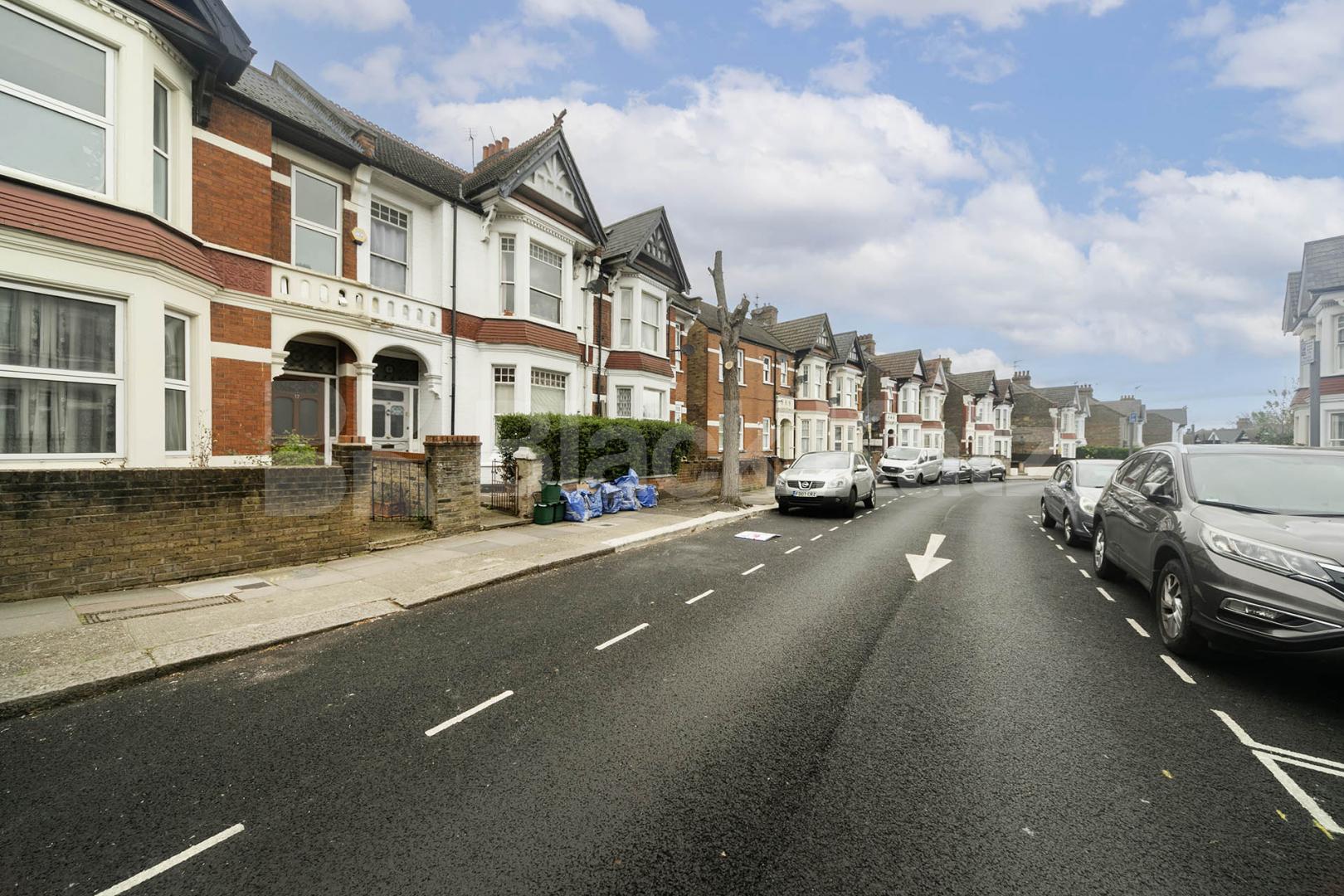 A recently renovated two-bedroom flat located on the popular Sellons Avenue, NW10.The property boasts two large double bedrooms, offering generous space and natural light, alongside a modern open-plan reception and kitchen area ideal for both relaxin Sellons Avenue, London, NW10,  London