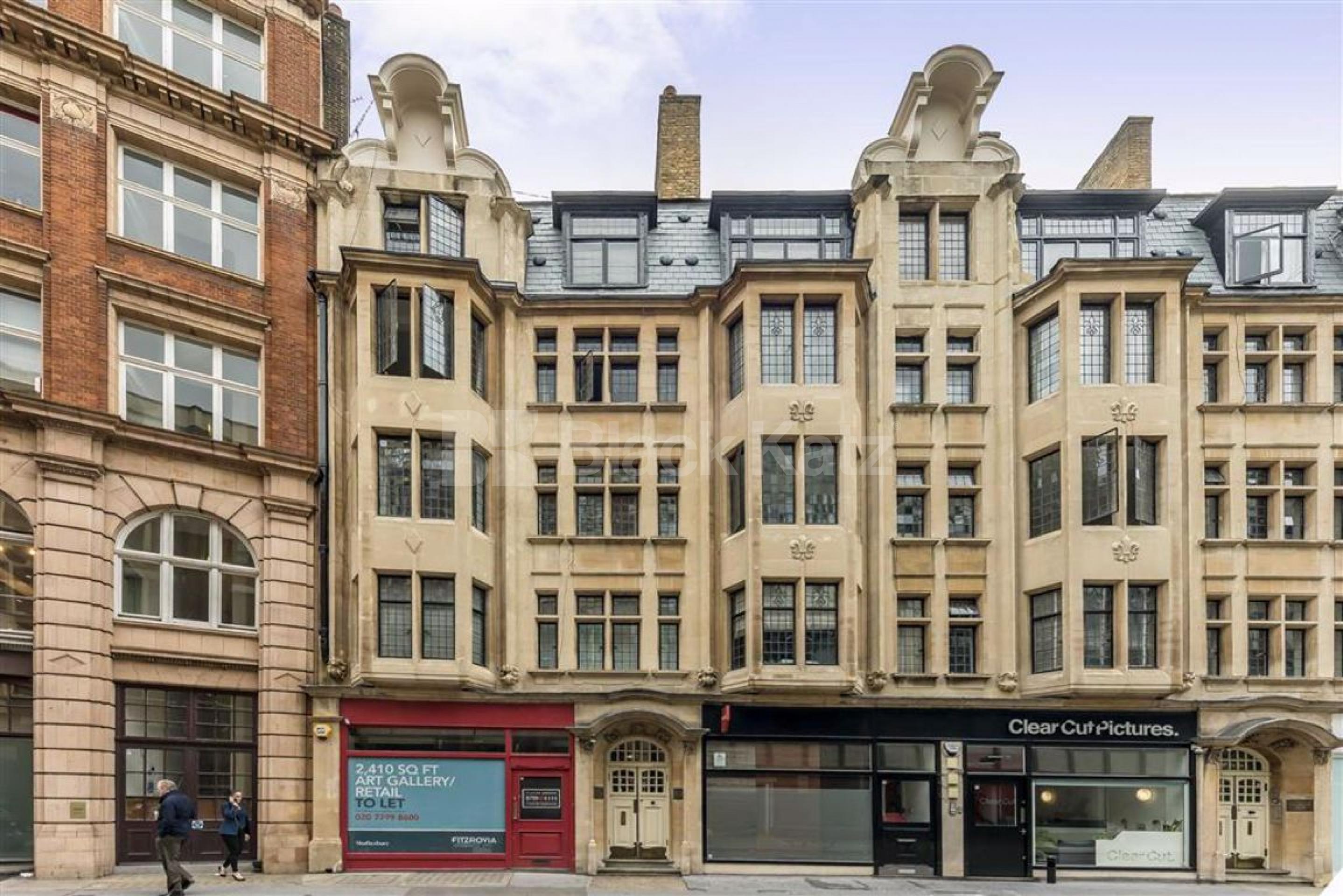 			HUGE 3 BED IN FITZROVIA! , 3 Bedroom, 1 bath, 1 reception Flat			 Newman Street, FITZROVIA W1T