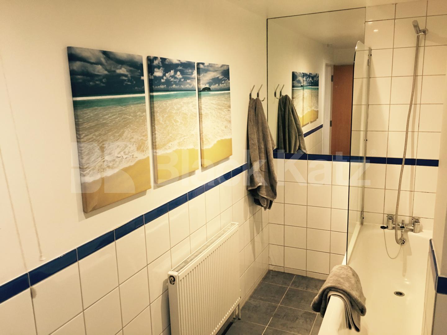 			New Instruction, 1 Bedroom, 1 bath, 1 reception Flat			 Barnsbury Grove, ISLINGTON/BARNSBURY