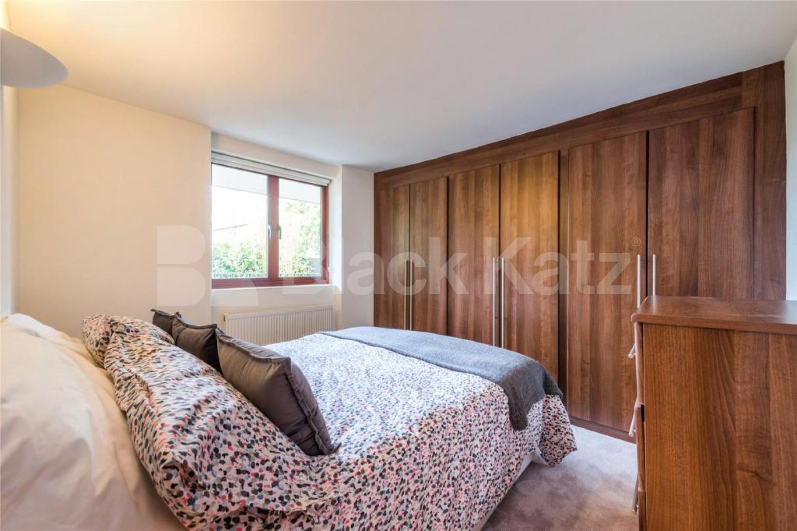 			New Instruction, 1 Bedroom, 1 bath, 1 reception Flat			 Barnsbury Grove, ISLINGTON/BARNSBURY