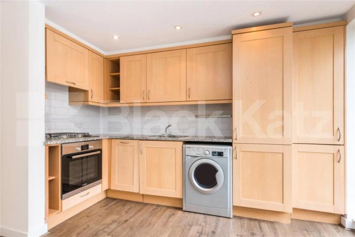 			New Instruction, 1 Bedroom, 1 bath, 1 reception Flat			 Barnsbury Grove, ISLINGTON/BARNSBURY