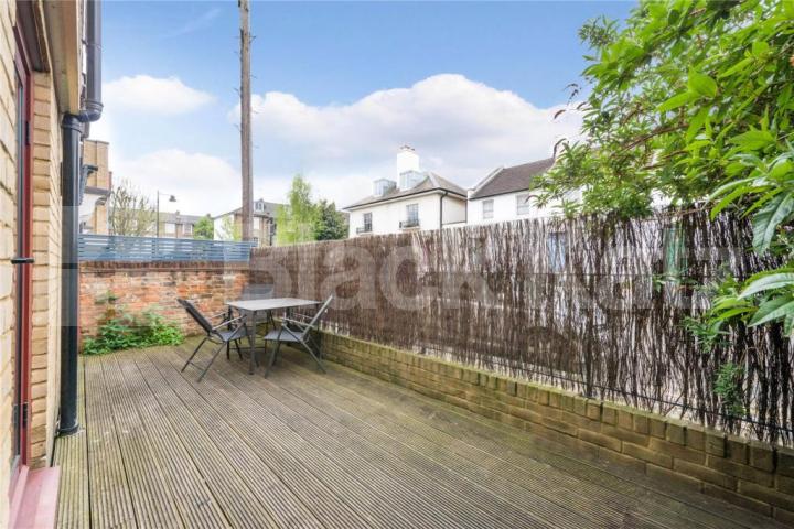 			New Instruction, 1 Bedroom, 1 bath, 1 reception Flat			 Barnsbury Grove, ISLINGTON/BARNSBURY