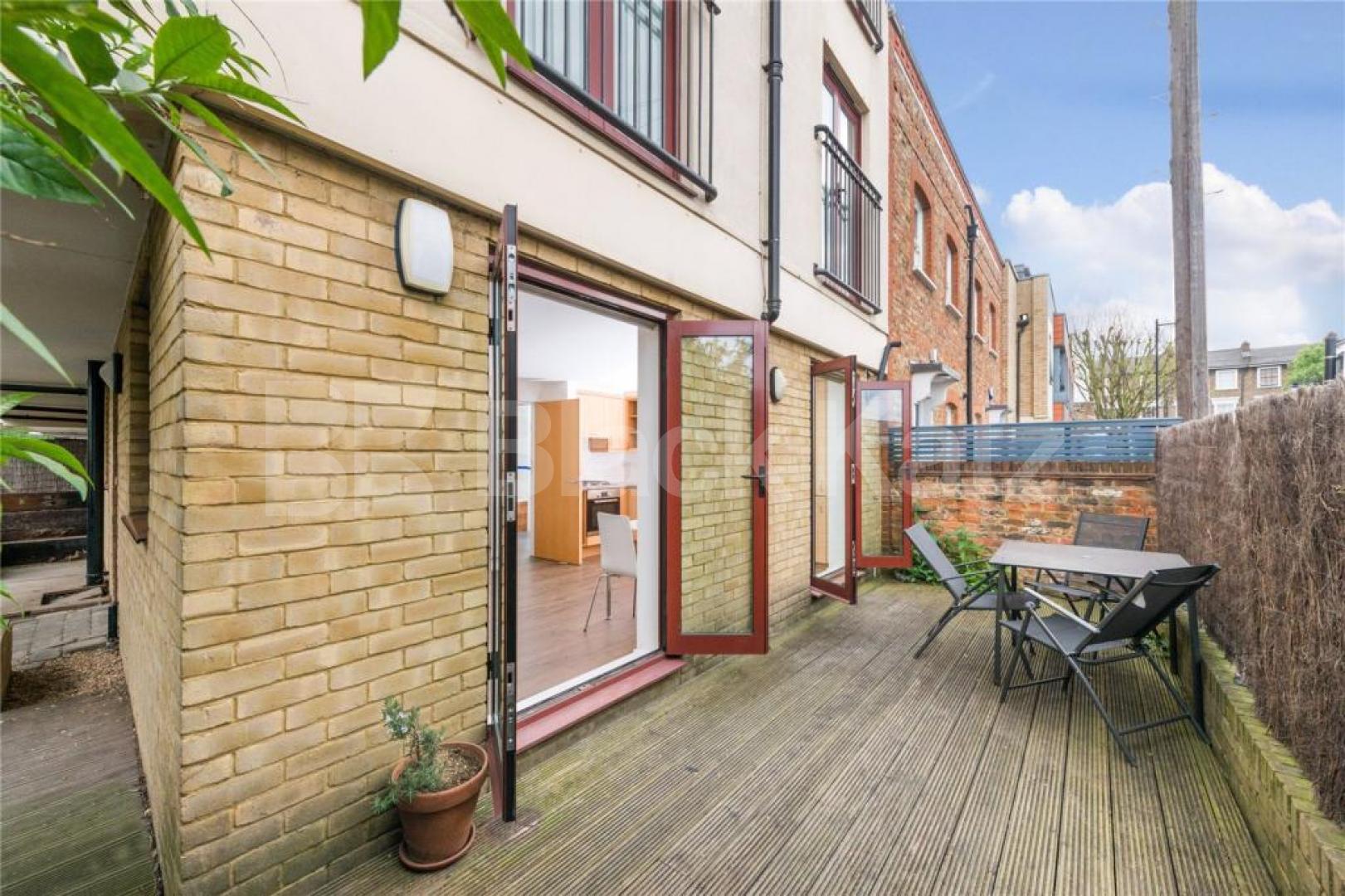 			New Instruction, 1 Bedroom, 1 bath, 1 reception Flat			 Barnsbury Grove, ISLINGTON/BARNSBURY