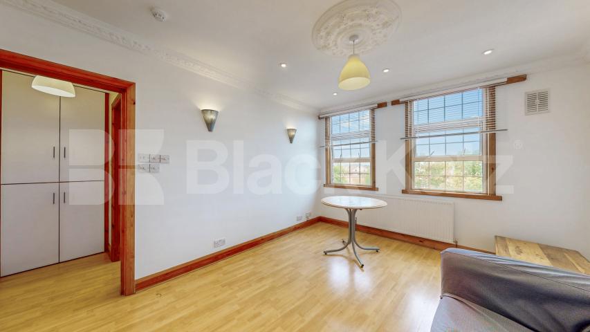 This is an extremely spacious two double bedroom flat located short walk away from Dollis Hill station (JUBILEE LINE).The property has been recently redecorated to a high standard and benefits from two large double bedrooms, separate spacious recepti Burnley Road, London, NW10,  London