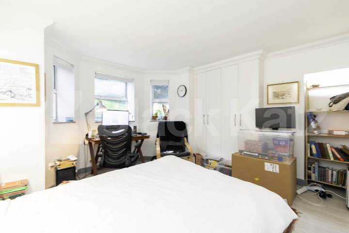 			3 Bedroom, 2 bath, 1 reception 			 Fairhazel Gardens,  Fairhazel Mansions  NW6
