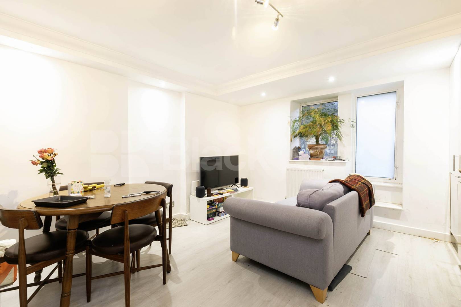 			3 Bedroom, 2 bath, 1 reception 			 Fairhazel Gardens,  Fairhazel Mansions  NW6