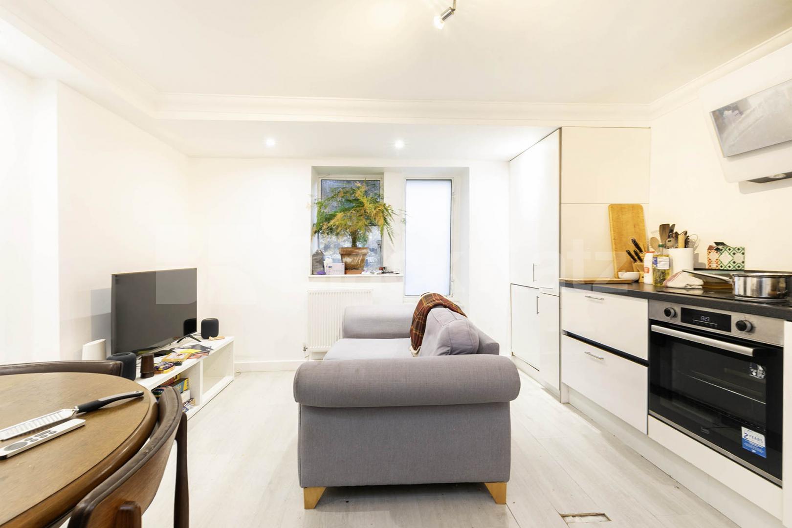 			3 Bedroom, 2 bath, 1 reception 			 Fairhazel Gardens, Fairhazel Mansions, NW6,  Fairhazel Mansions