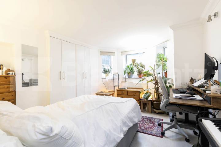 			3 Bedroom, 2 bath, 1 reception 			 Fairhazel Gardens, Fairhazel Mansions, NW6,  Fairhazel Mansions