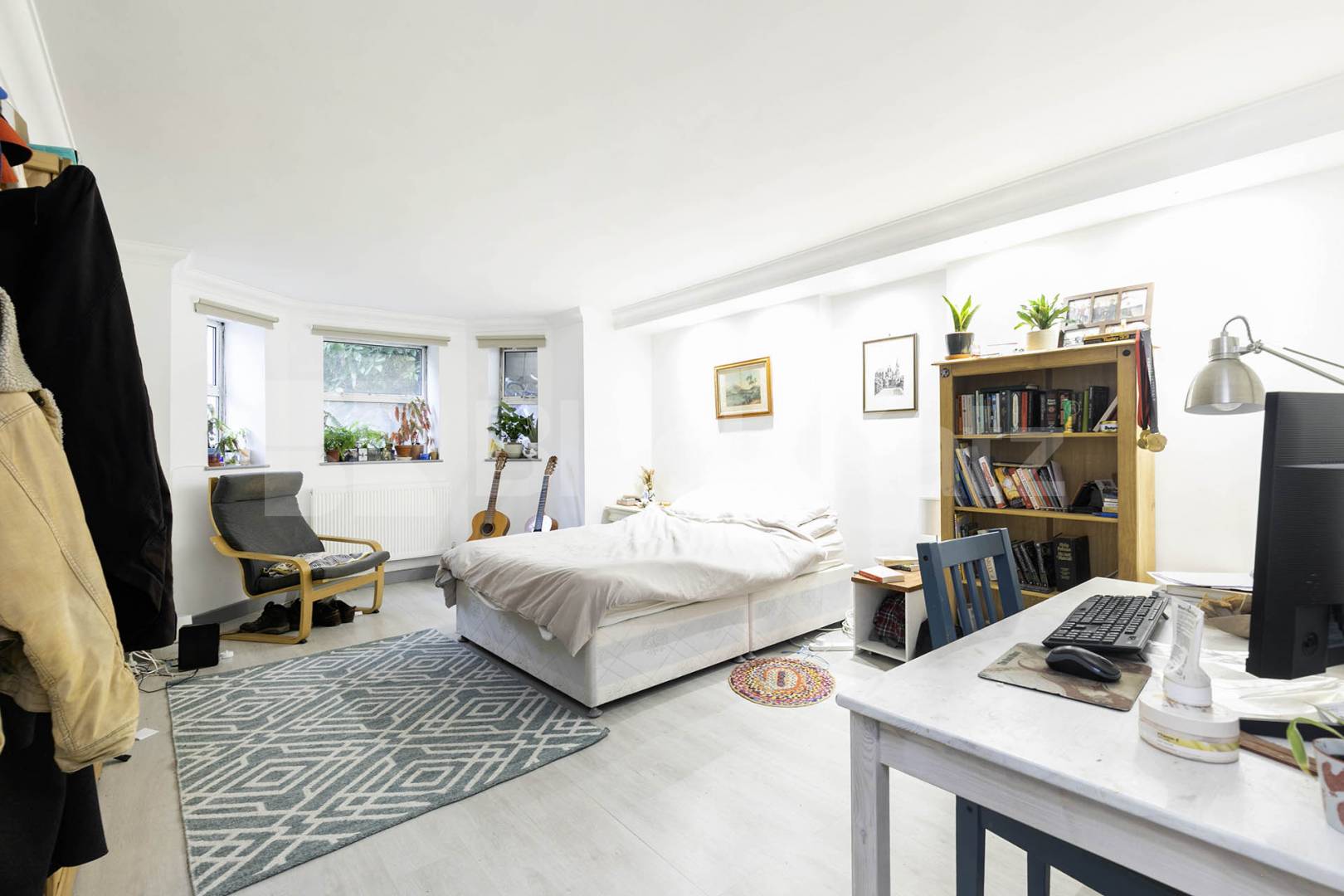 			3 Bedroom, 2 bath, 1 reception 			 Fairhazel Gardens,  Fairhazel Mansions  NW6