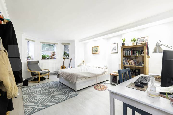 			3 Bedroom, 2 bath, 1 reception 			 Fairhazel Gardens,  Fairhazel Mansions  NW6