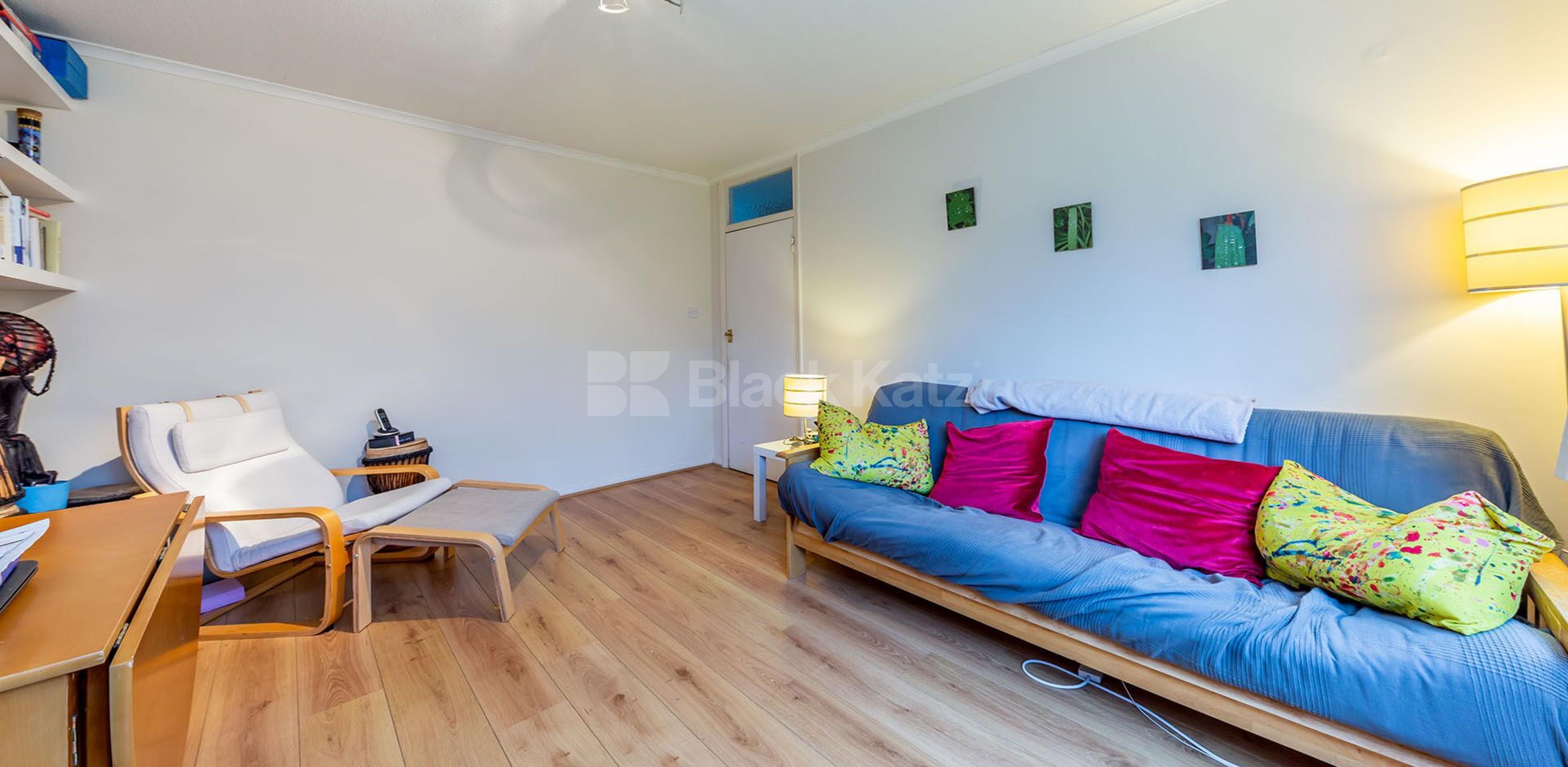 			SPACIOUS 1 BED , 1 Bedroom, 1 bath, 1 reception Flat			 Crescent Road, Crouch End N8